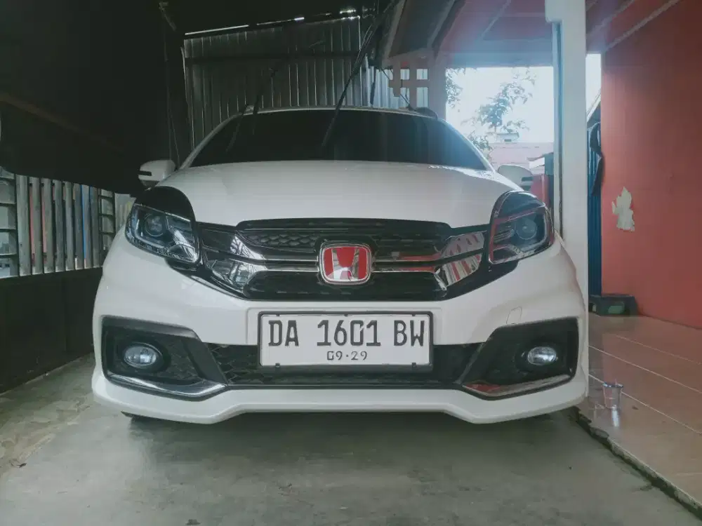 Di jual Honda mobilio rs metic