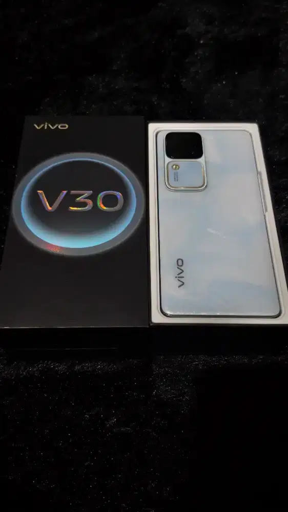 HANDPHONE VIVO V30 LIKE NEW 16/256 GB MULUS 100% FULLSET COD JAKSEL