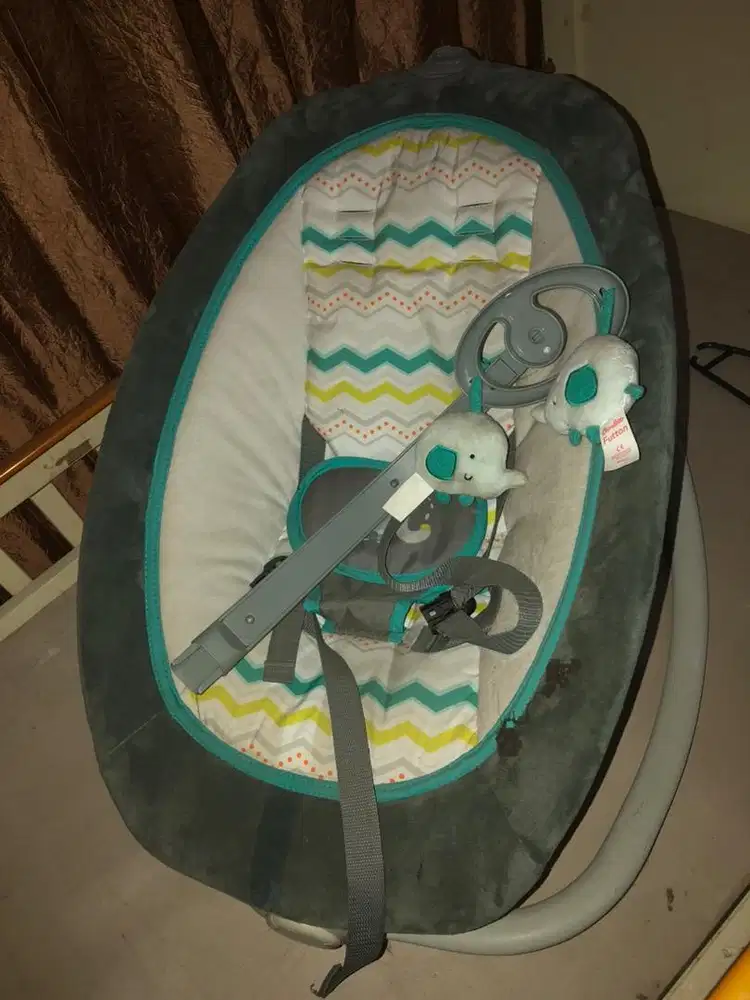 Preloved. Take ALL. (Babybox, babytowel, Manual bouncer)