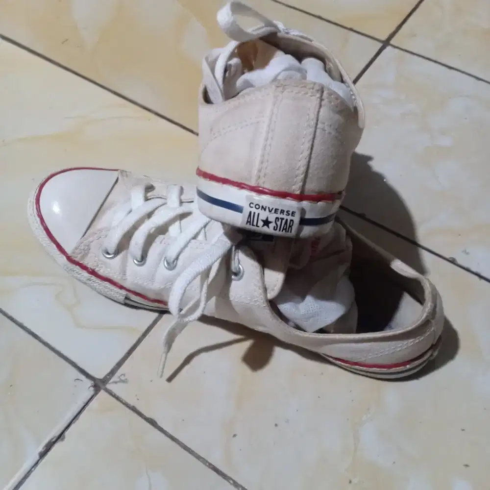 Sepatu Converse size 41 ori