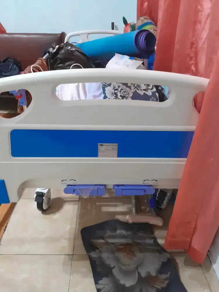 tempat tidur pasien
