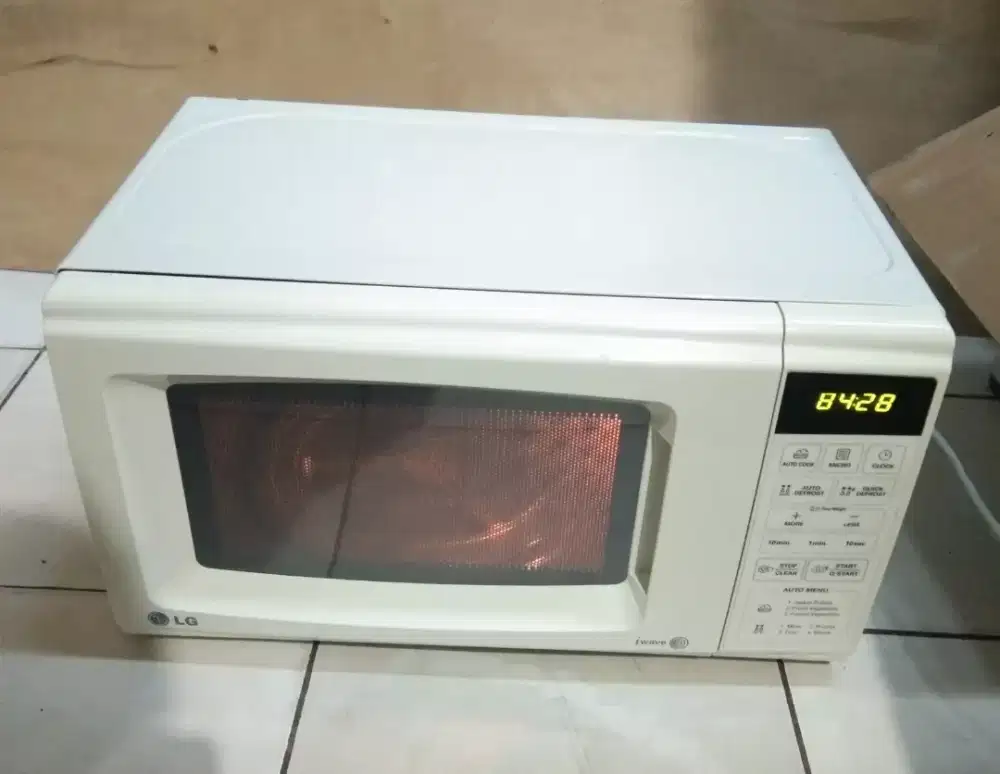 Jual seadanya Microwave oven LG  MS2041C,  kapasitas 20 liter.
