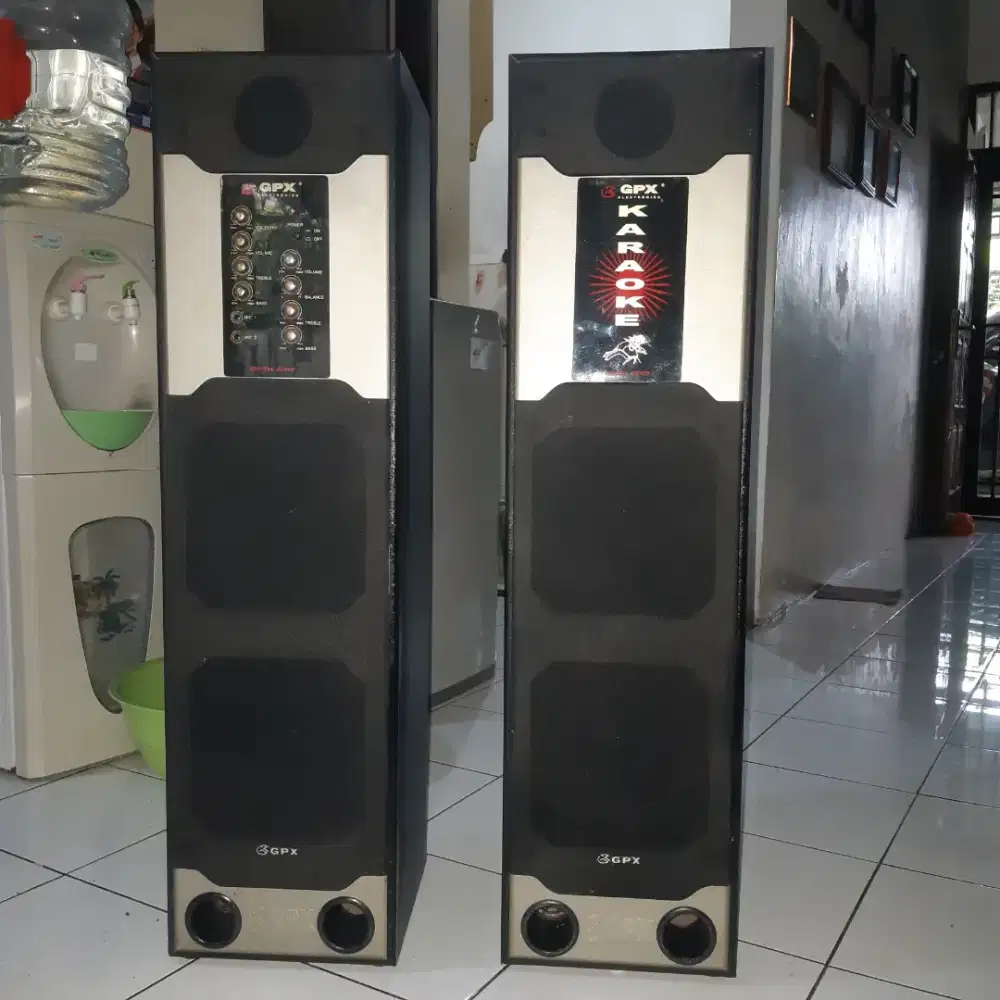 Dijual speaker aktif karaoke GPX 8 bluetooth, tinggi 1 mtr, harga NET