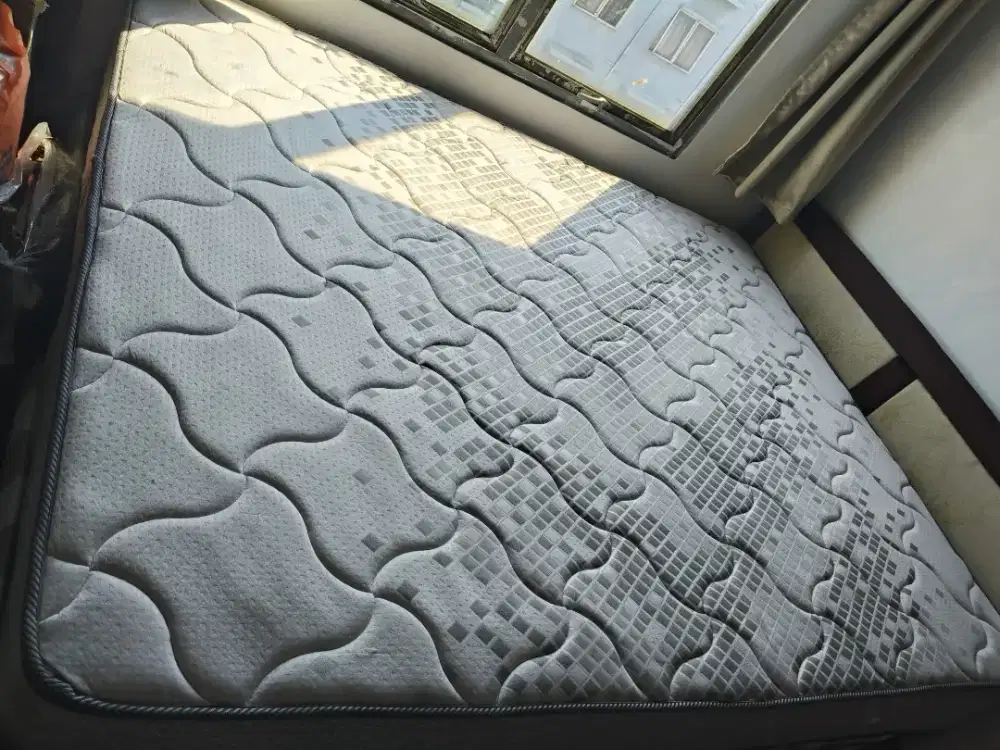 Dijual cepat spring bed merk Escon (nego aja sampai deal )