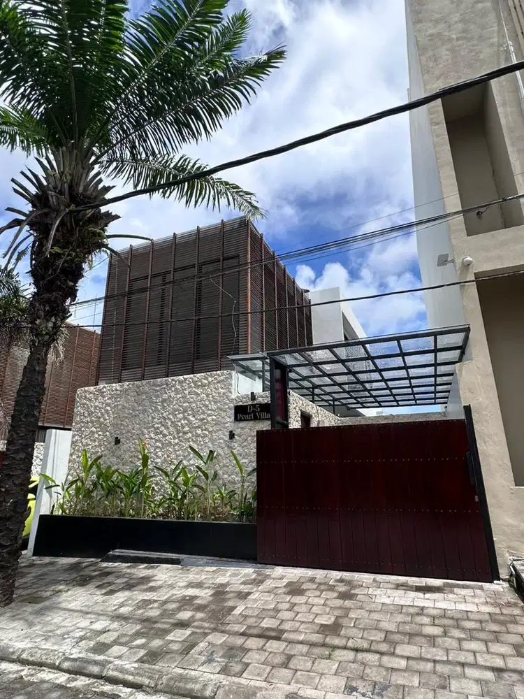 DI SEWAKAN /FOR RENT VILLA IN NUSA DUA DEKAT PINTU TOLL BALI