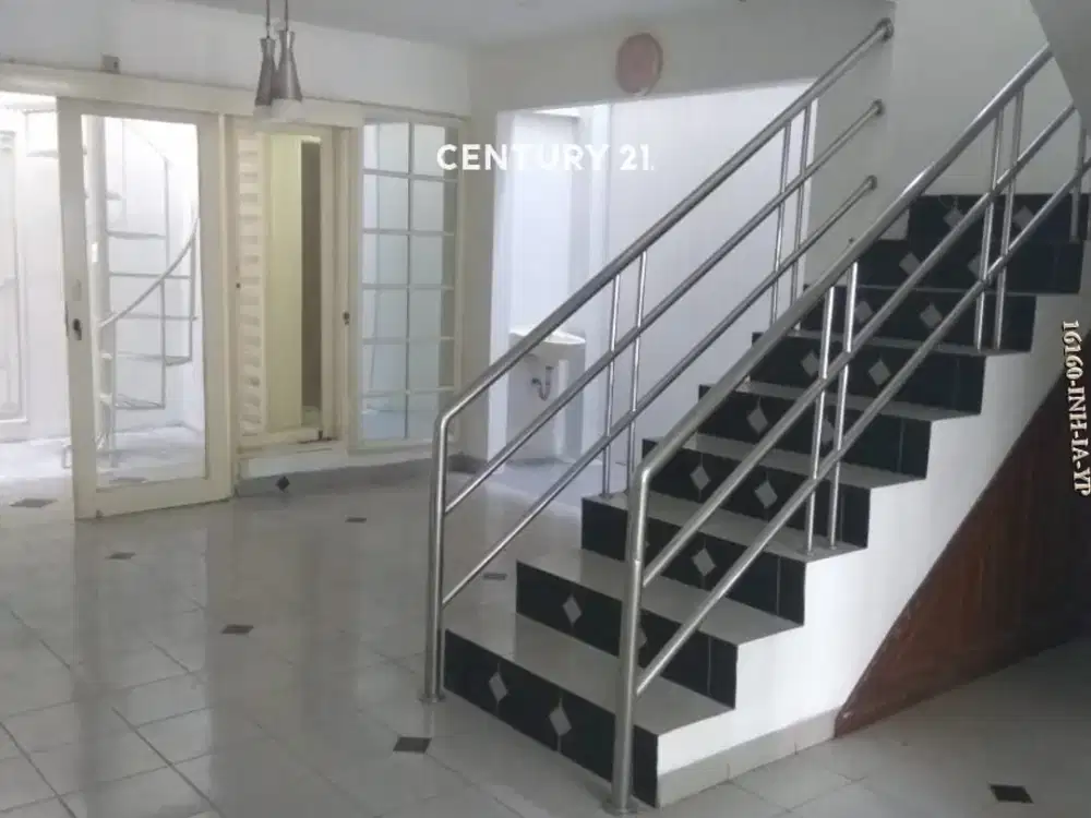 Disewakan Rumah Di Lokasi Strategis Di Bintaro Jaya