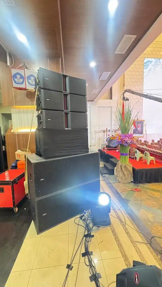 Line array audio cntre