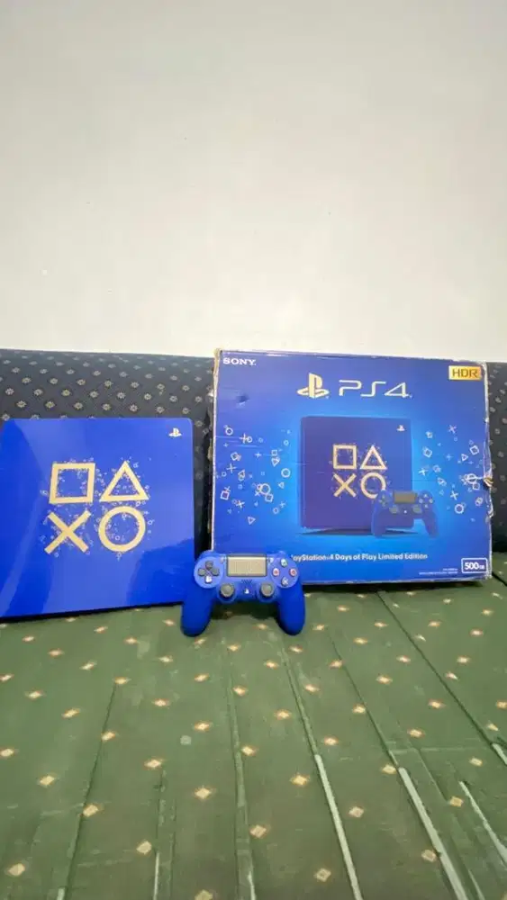 PS 4 SLIM Days Of Play limited edition