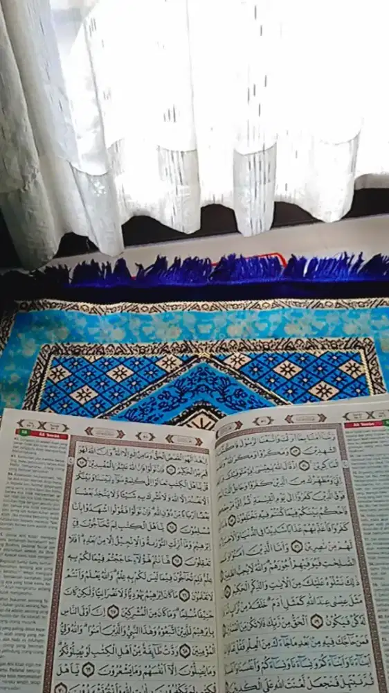 MENJAGA ANAK BAYI PEREMPUAN USIA 4 BULAN