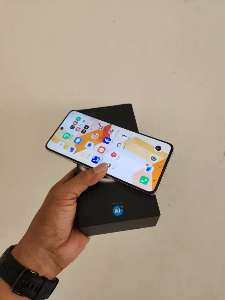 Vivo v50 lite 5g 8/256gb resmi fullset no minus normal perfoma ok.