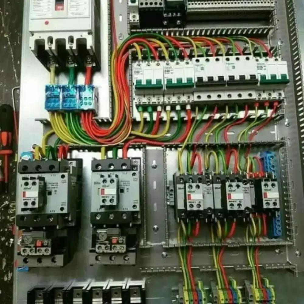 tukang listrik panggilan