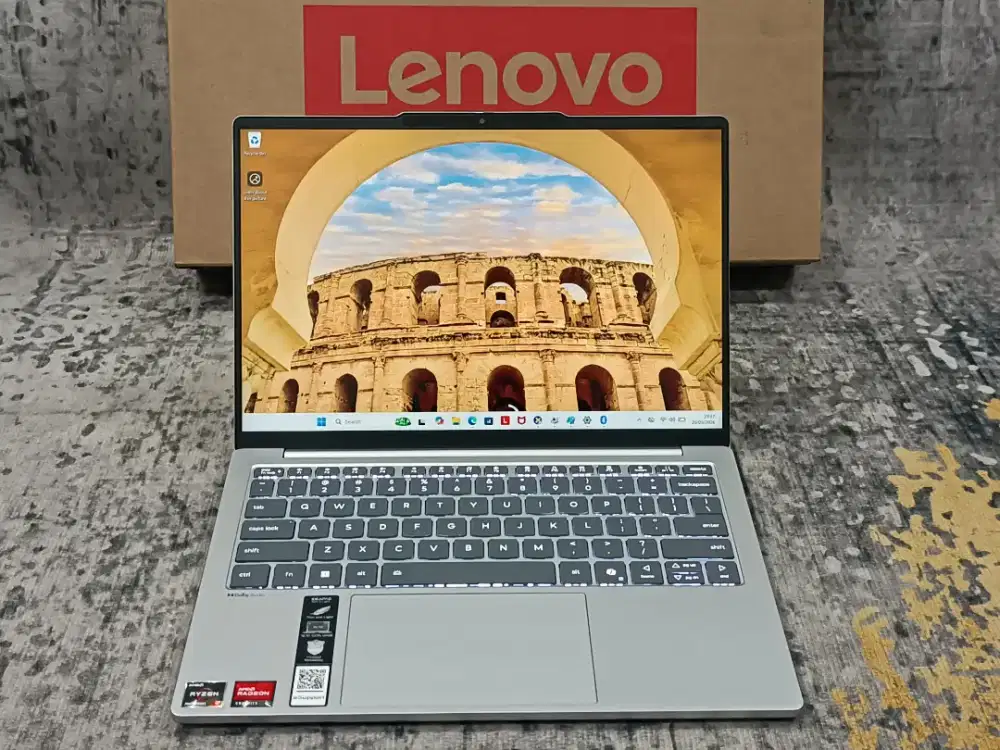 Lenovo Slim 5 Ryzen 7-7735HS 16GB 512GB Radeon 680M 2GB 100% sRGB