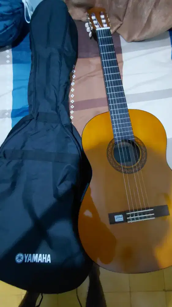 Yamaha CX40 Guitar