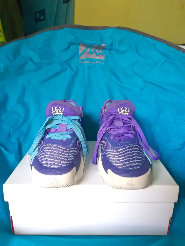 SEPATU ADIDAS D. O. N ISSUE 4