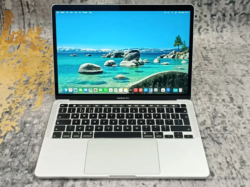 MacBook Pro TouchBar 13 2020 Core i5 16GB 512GB Silver Like New