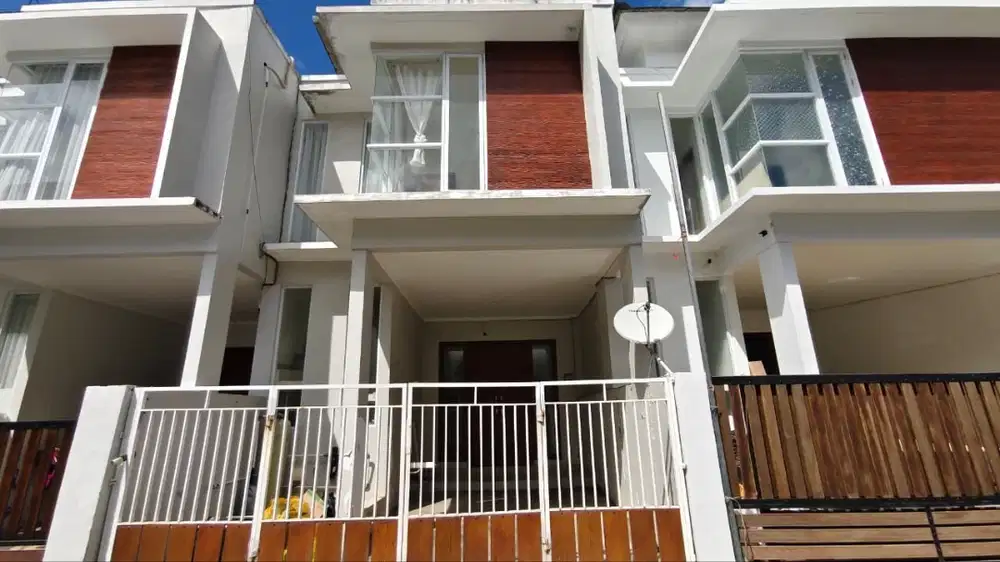 DI JUAL RUMAH DENPASAR BARAT BALI LOKASI STRATEGIS PUSAT KOTA