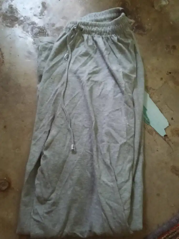 Celana training pria wanita