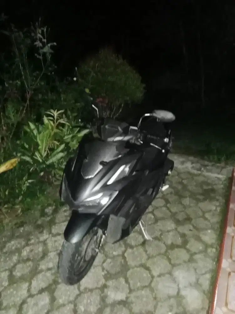 Vario 160 abs warna hitam doff