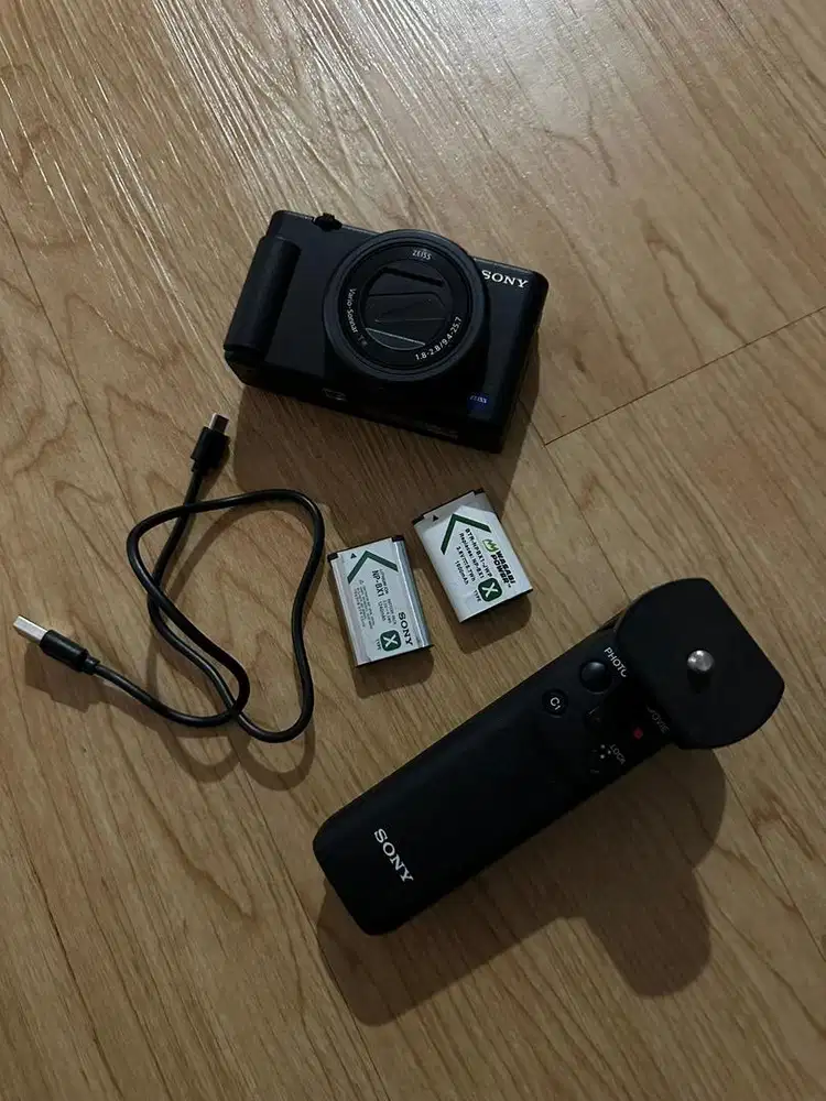 SONY ZV1 BLACK + VPT2BT-W EX GARANSI RESMI