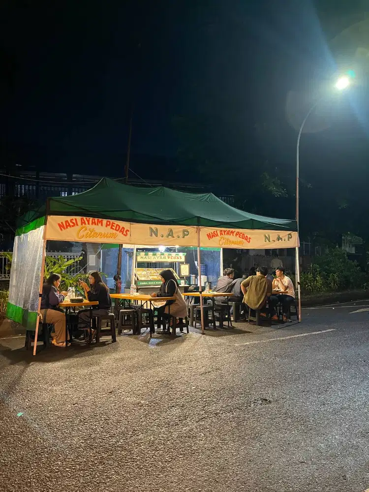 LOWONGAN KERJA – CREW NASI AYAM PEDAS Kaki Lima