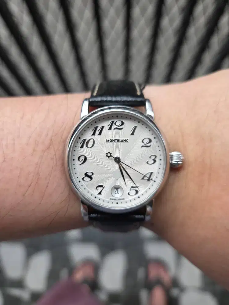 Mont Blanc star 7042 White Dial Quartz