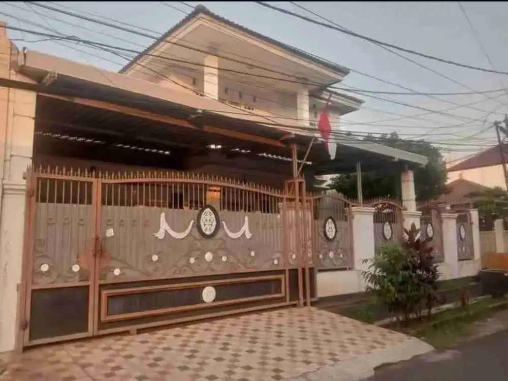 Rumah besar siap huni di pondok kelapa Jakarta Timur