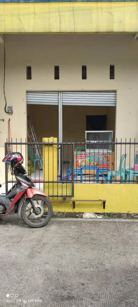 DI KONTRAKAN RUMAH DAN KIOS JALAN SERIMPI 2 NO 293 DEPOK 2 TENGAH