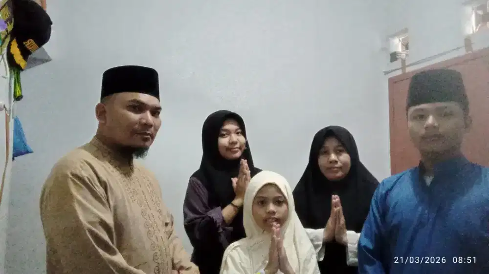 Saya mencari kerja untuk keluarga