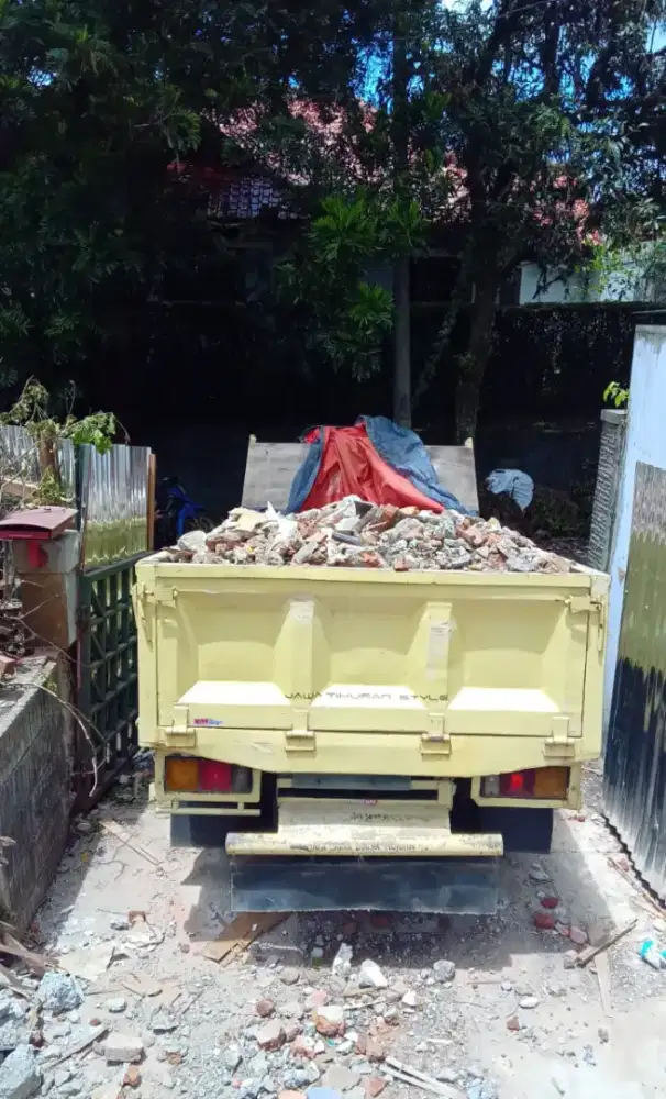Jasa angkut & buang puing brangkal,barang pindahan,tanah,kayu,daun.