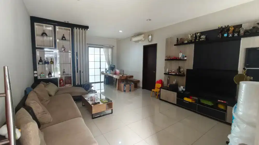 Di sewakan rumah di cluster east asia