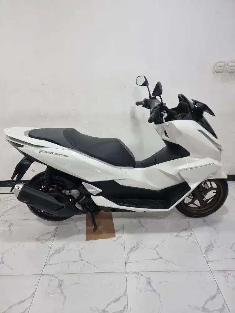 KM 1 RB Honda New PCX 160 ABS Keyless LED Fi 2025 bln 1 Gress