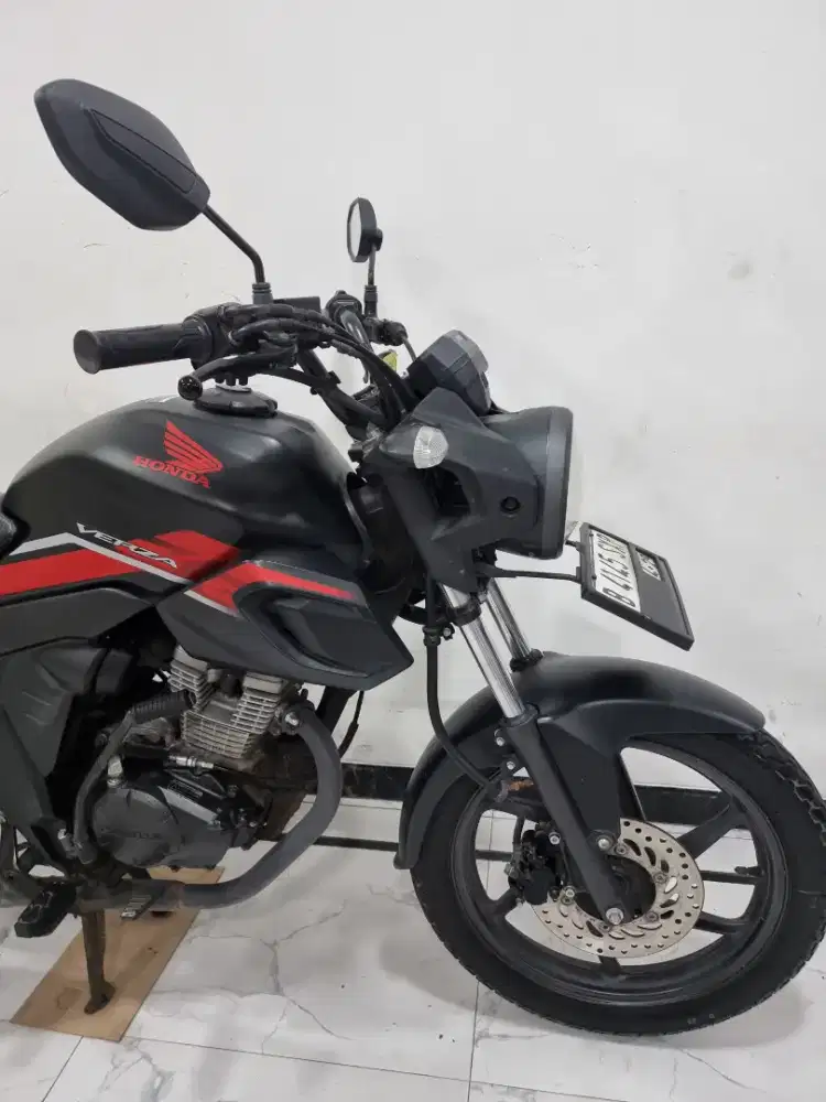 Honda CB Verza 150 Fi 2024 bln 4 pajak 2027 KM 8 RIBU !