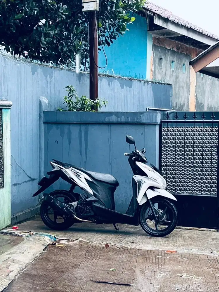 jual motor vario 125 kzr tahun 2013