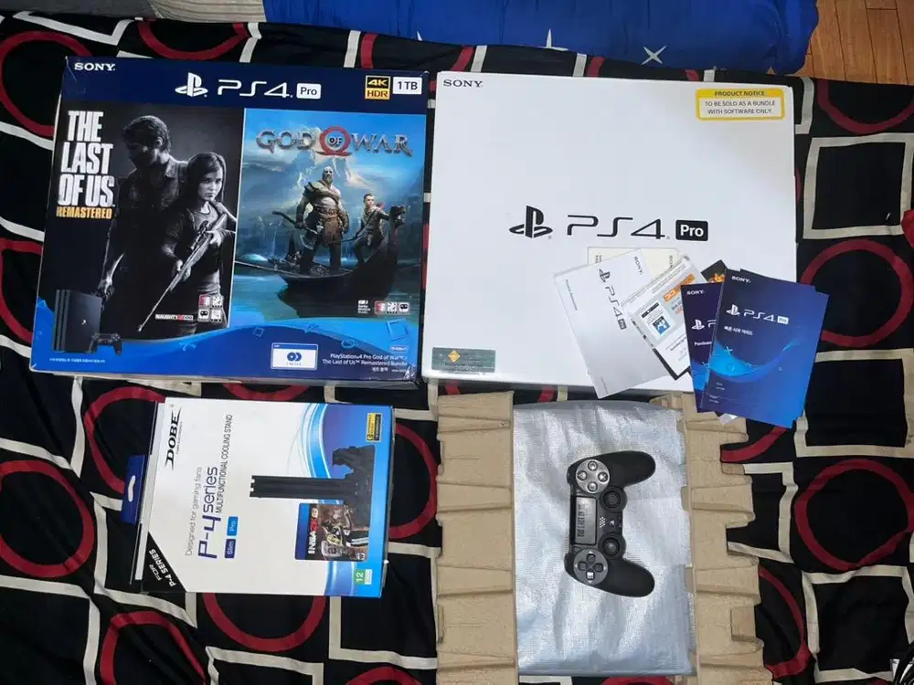 PS4 pro limited edition cuh-7218B hdd 1 tb fw 9.00