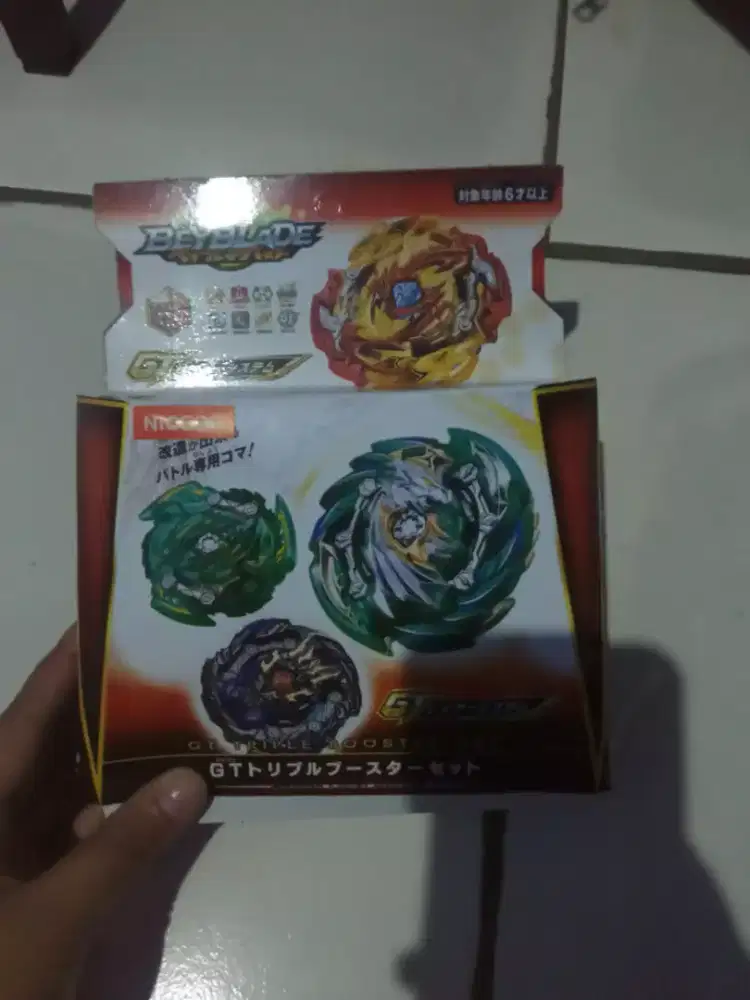 Gasing anak laki laki