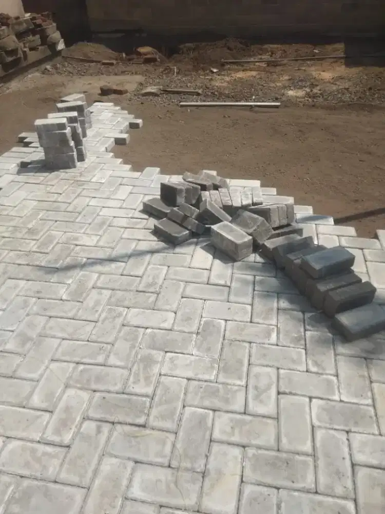 Ahlinya pemasangan paving