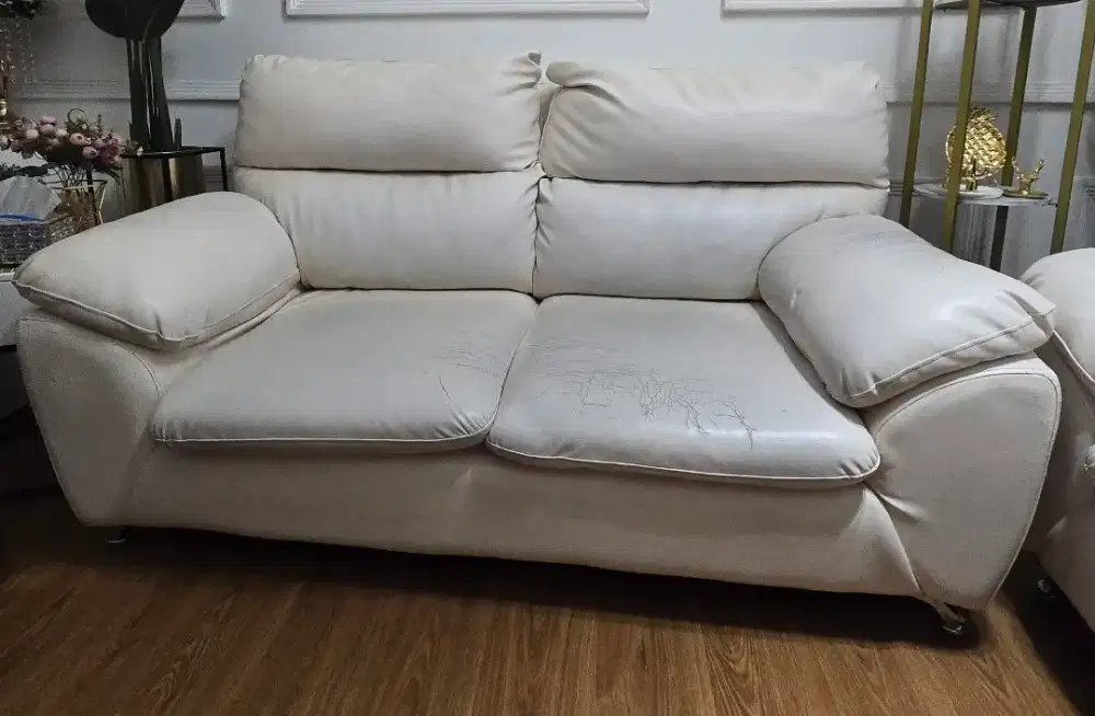 Bundle Sofa 2+1 dan Kulkas 2 Pintu