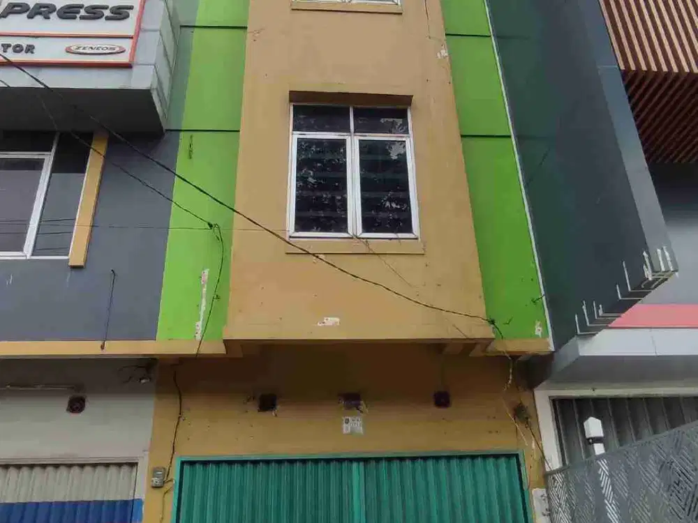 ruko bagus siap Pakai 3 lantai pinggir jalan Raya palembang