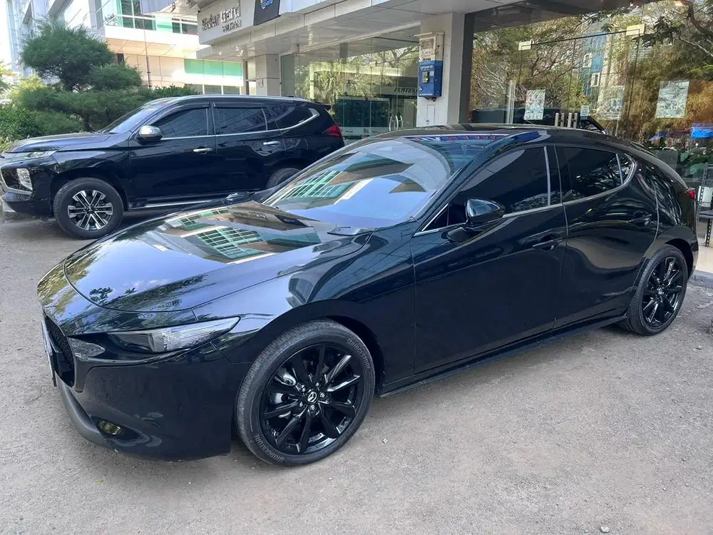 Mazda 3 Hatchback 2023 KM 5RB Full Original Tangan pertama Like New