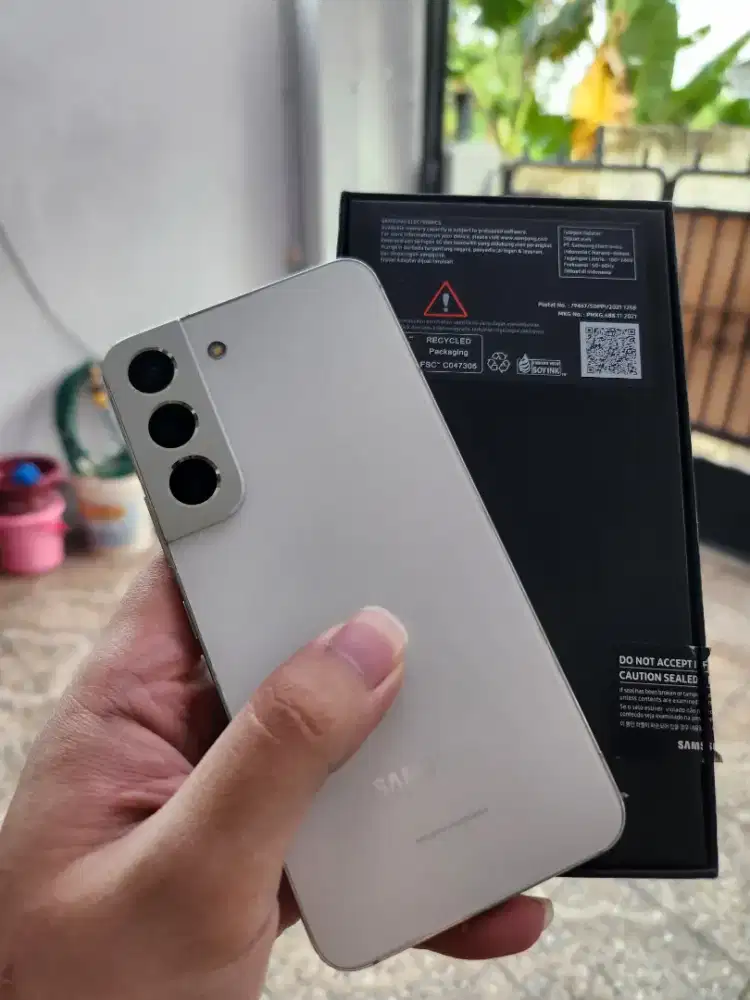 Samsung S22 8/128GB SEIN Like New Fullset
