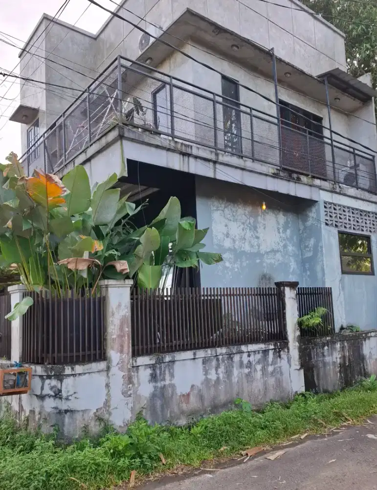 Rumah Taman Anyelir 3, Hoek Garden