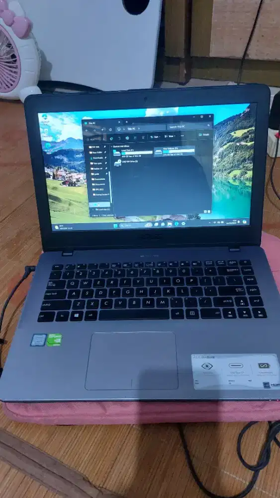 Laptop Asus Vivo Book A442UQ