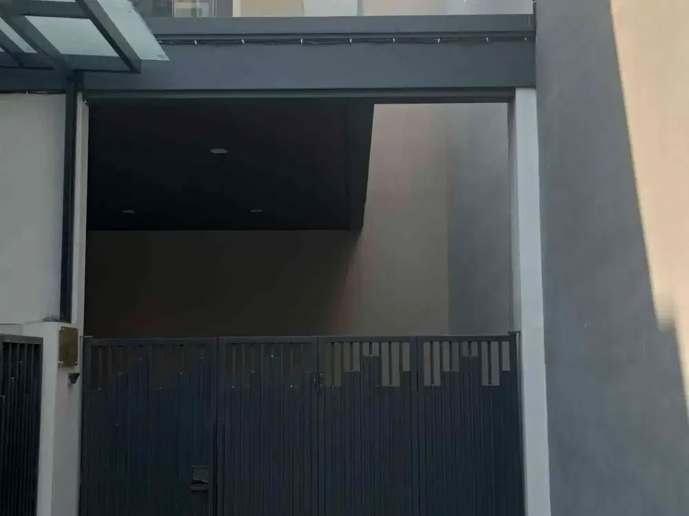 Rumah Baru Gress Raya Dukuh Kupang Timur