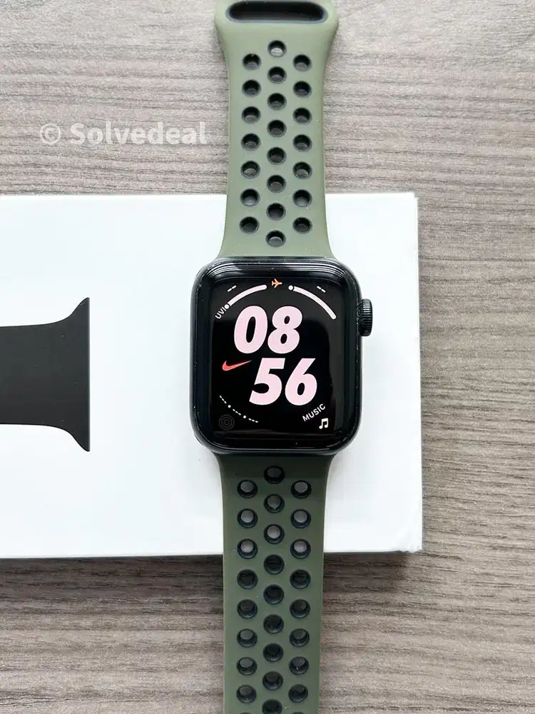 Apple Watch SE 2 40mm Midnight — Mulus Full Fungsi iCloud Aman