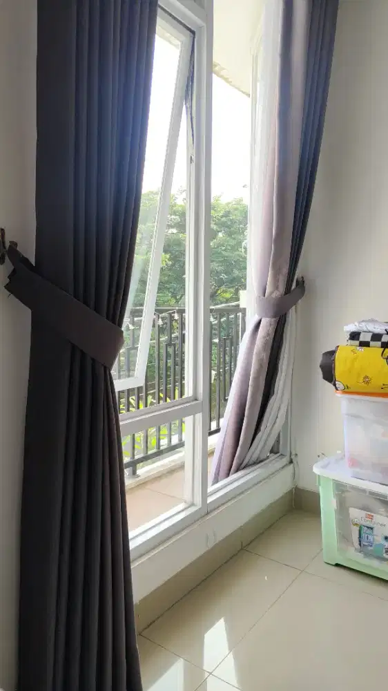 Momong anak dan masak