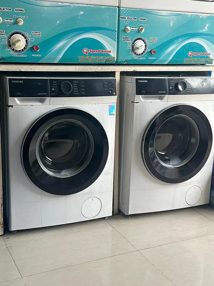 Crew laundry (staf laundry di toko)