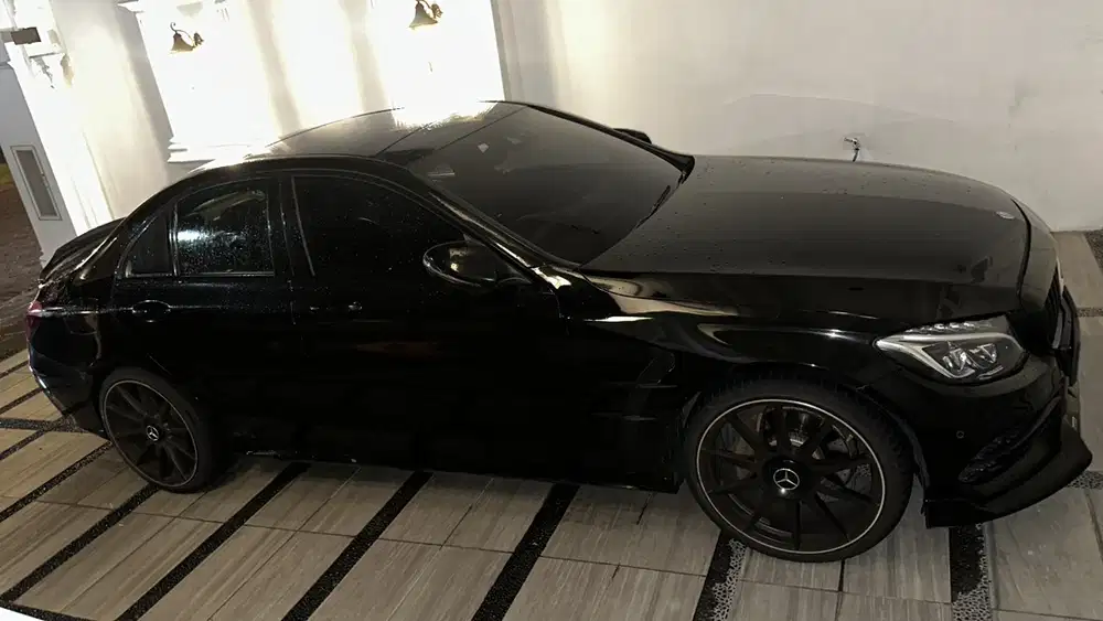 Mercedes-Benz C250 2016 Bensin