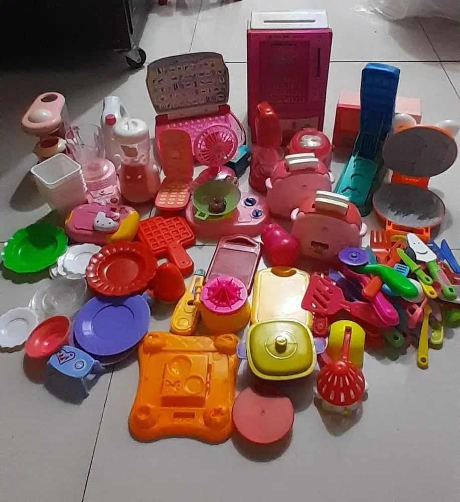 Mainan anak perempuan preloved