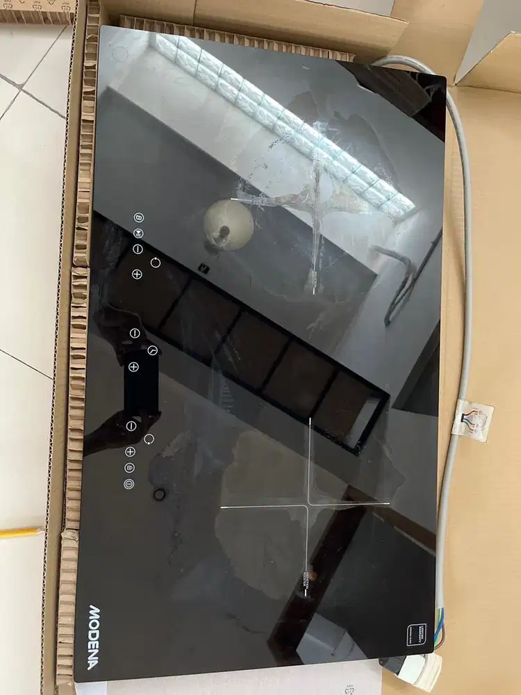 Kompor induksi Modena Model BI 0721 L