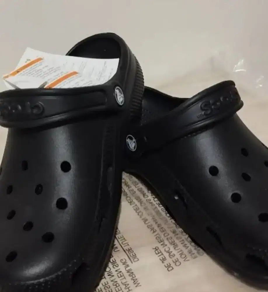 jual sandal crocs